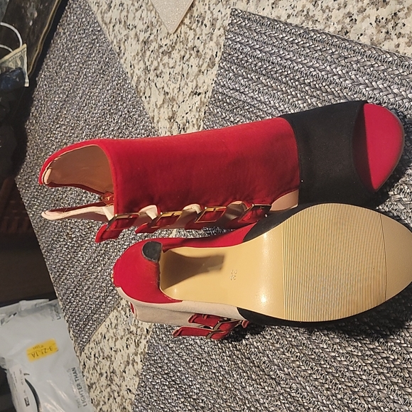 Shoes - Picture 3 of 3